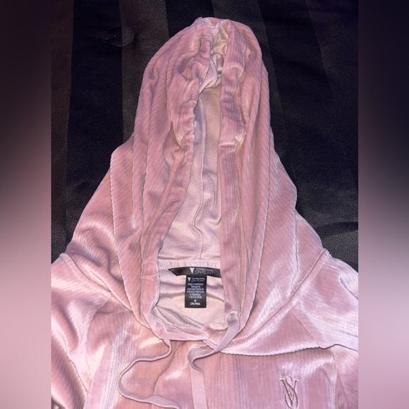 Victoria’s Secret matching sets - Picture 3 of 6